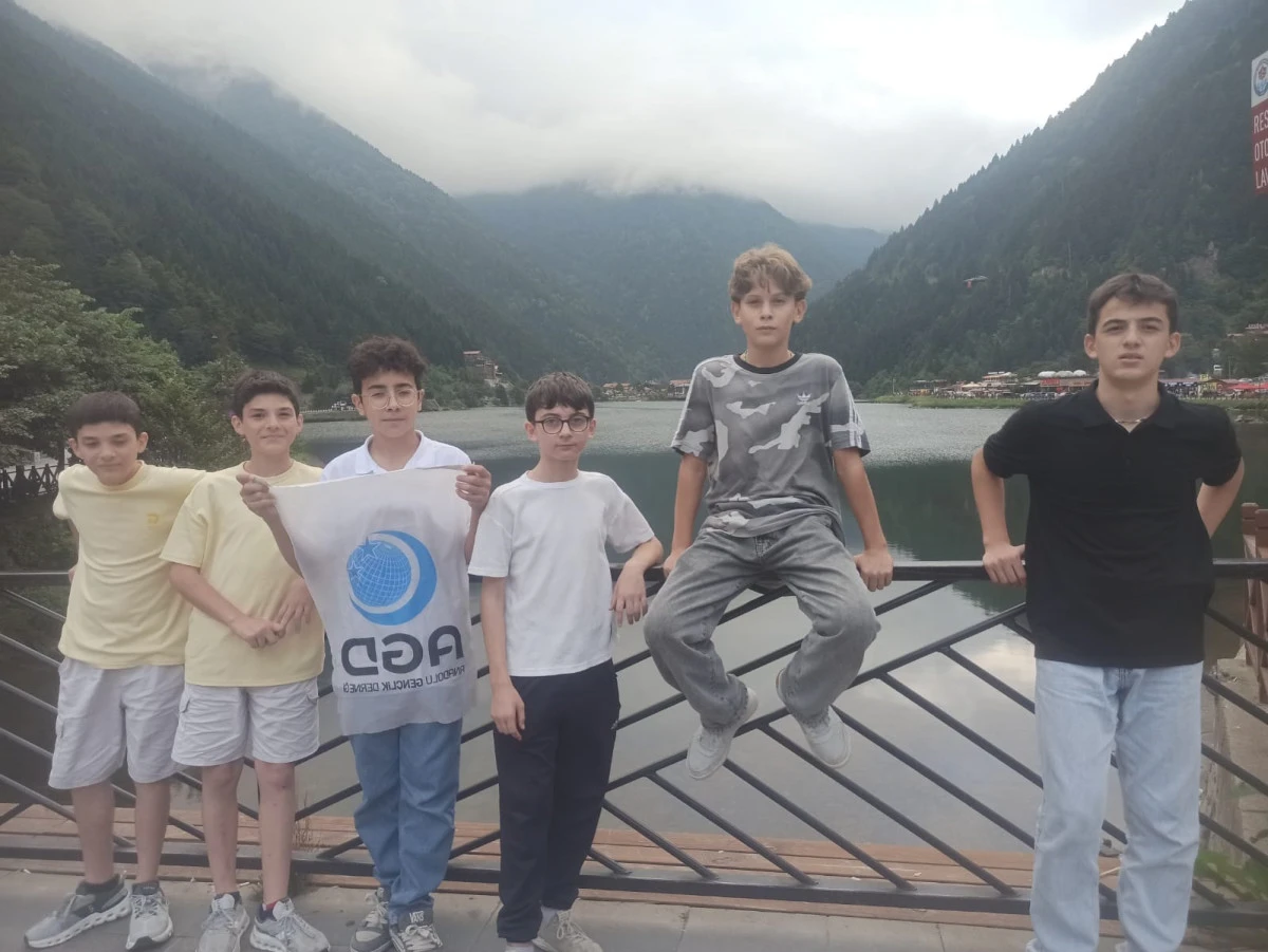 AGD Vezirk&ouml;pr&uuml; Temsilciliğinden &Ouml;ğrencilere Karadeniz Gezisi